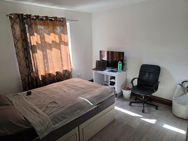 Double room in a lovely home  Main Photo