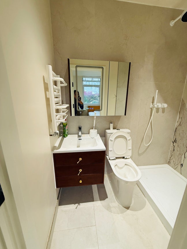 New luxury ensuites -2 mins to Wimbledon Station  Main Photo