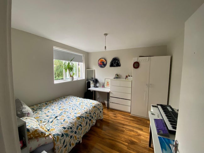 Double Room; 5min walk from Bermondsey Station Main Photo