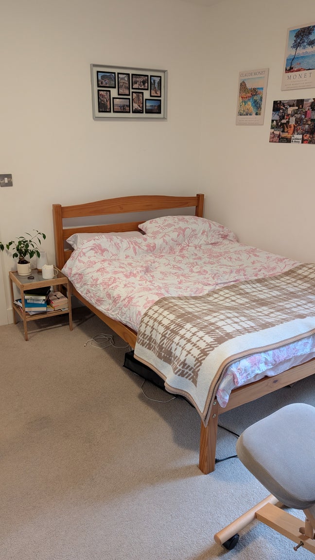 Double bedroom with a private bathroom Main Photo