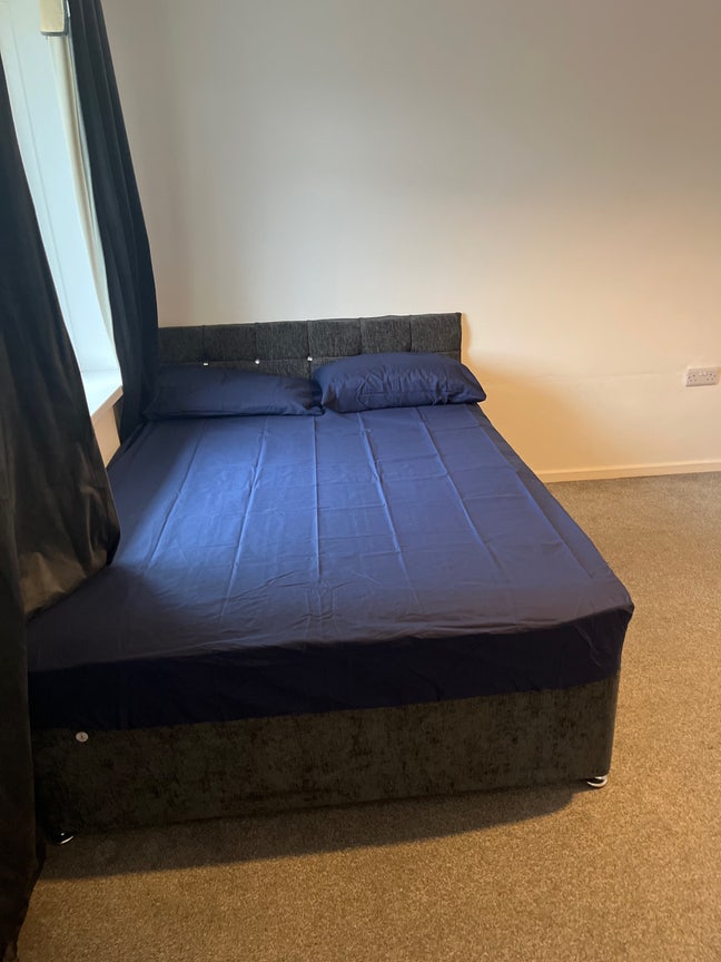 Double and single rooms for rent in shared  flat  Main Photo