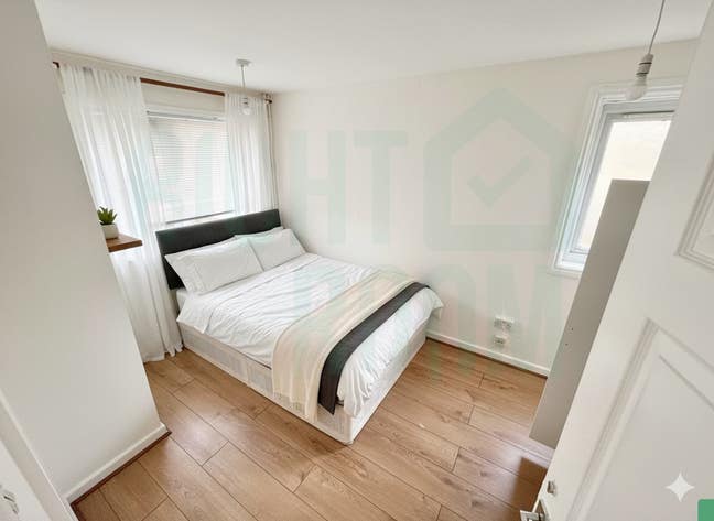 Bright Room - Friendly Area - Close to Station Main Photo