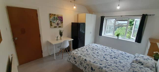 Double room for single use in dollis hill Main Photo