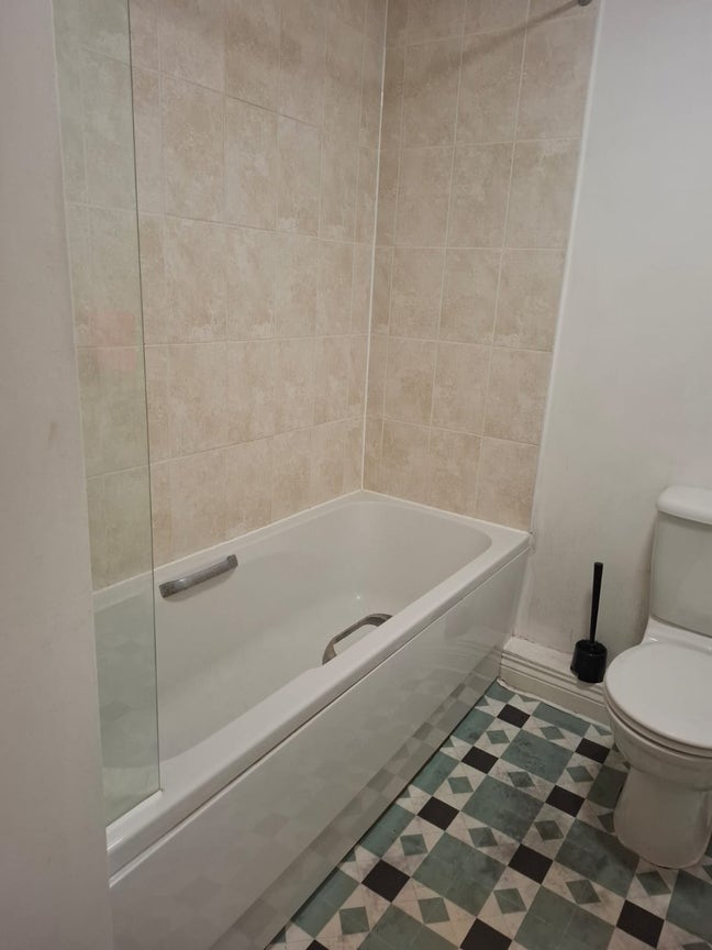 Flat Share – Spacious 2-Bedroom Flat Main Photo