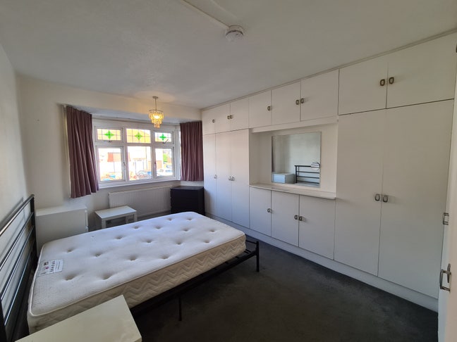 *Double room in house share Main Photo
