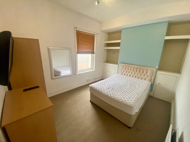 Warm friendly relaxed home in central westbourne Main Photo