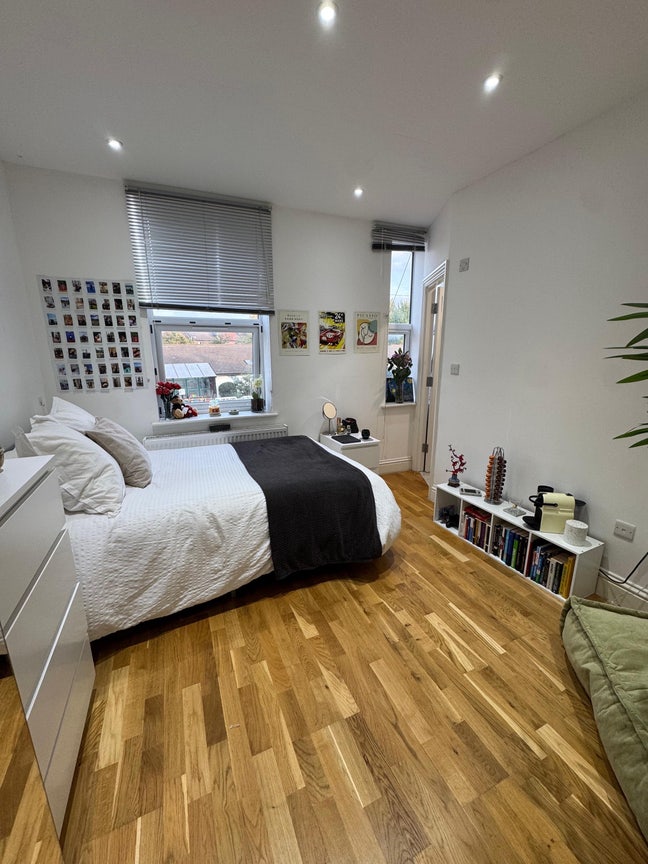 En Suite room available in Manor House Main Photo