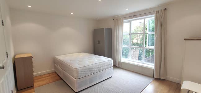 Spacious Double Room in Surrey Quays Main Photo
