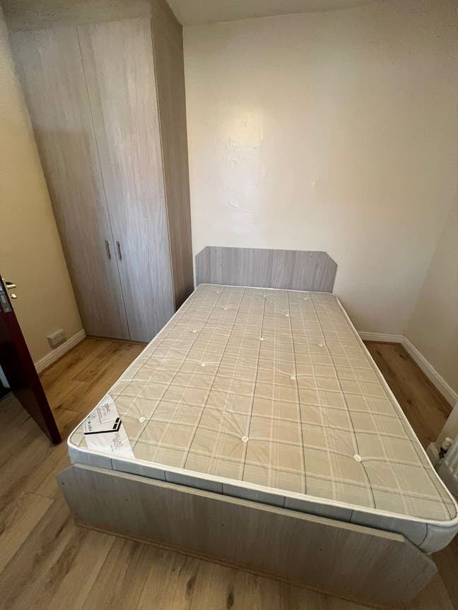Room for rent 30 Brudenell Mount, LS6 1HT Main Photo