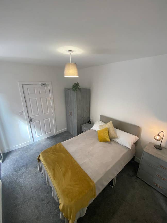 1 Ensuite Room Left - Near Town Centre!! DN1 Main Photo