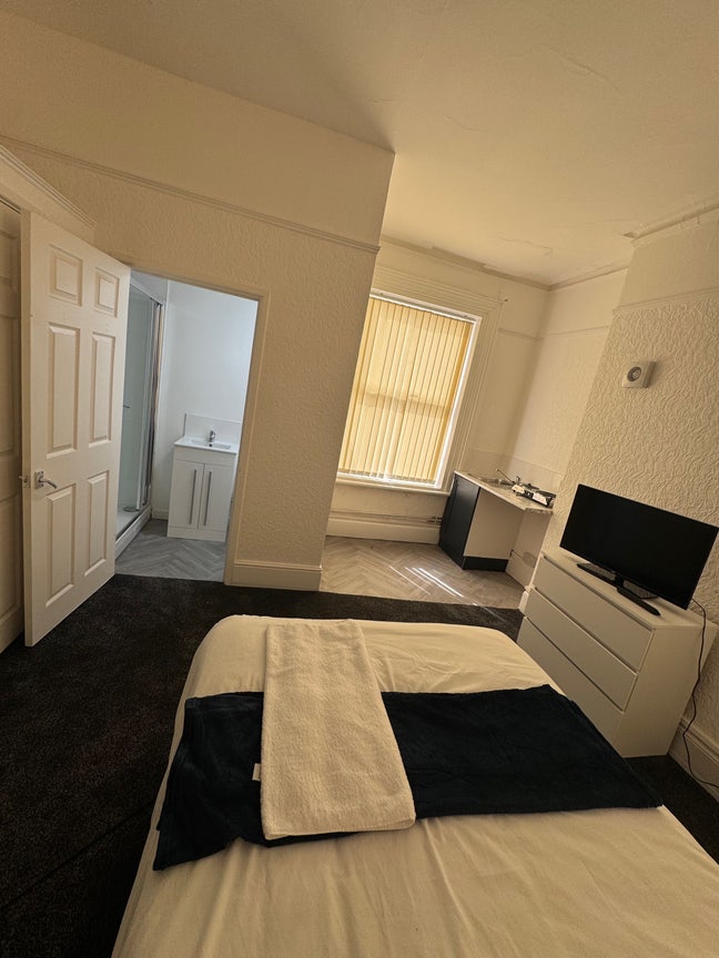 Modern Double Rooms To Rent ✨ Main Photo