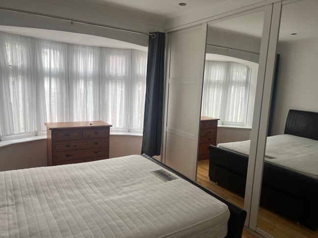 Large Double Room  Main Photo