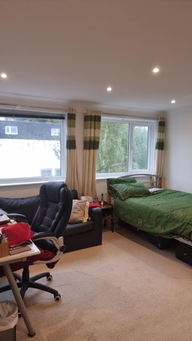   Spacious Double Room in Stunning Victorian House Main Photo