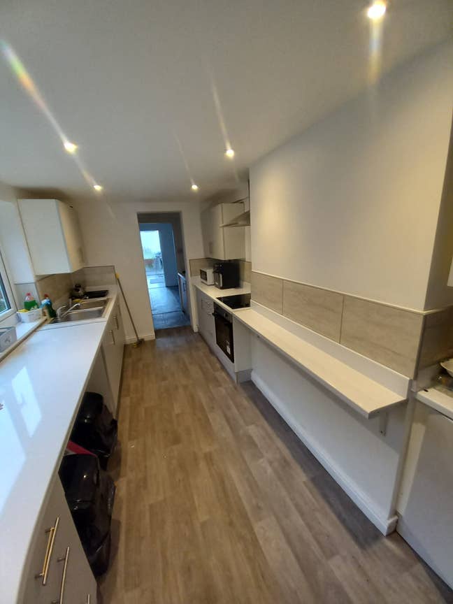 Premium 5-Bedroom En-Suite HMO Main Photo
