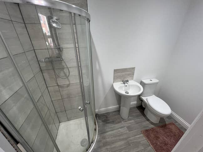 Premium 5-Bedroom En-Suite HMO Main Photo