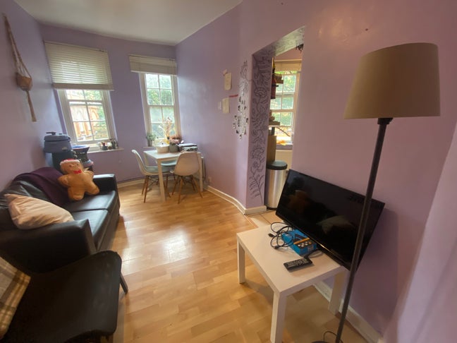 !Amazing Flat W/Living Room! Double Room! Main Photo