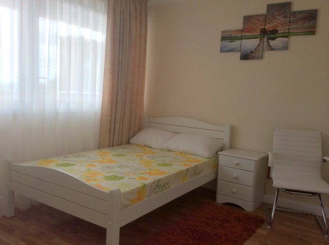 Double Bedroom in Modern Clean Flat Main Photo