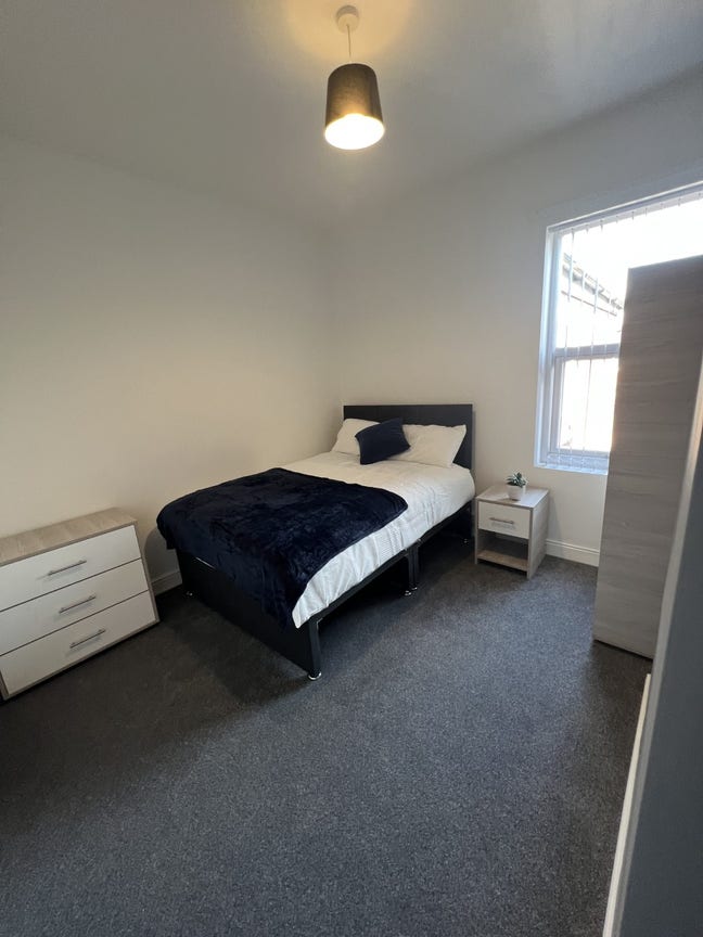 2x Sizeable Rooms to Rent in Hyde Park Main Photo