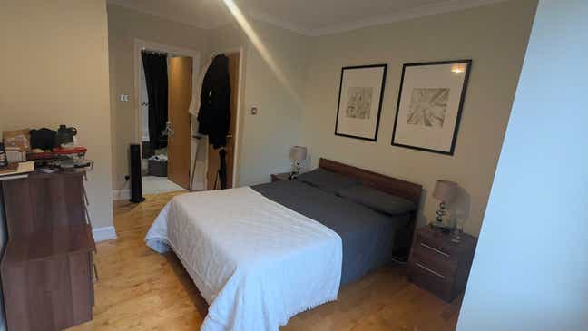 En-Suite Double Room by Tower Bridge 🤩 Main Photo