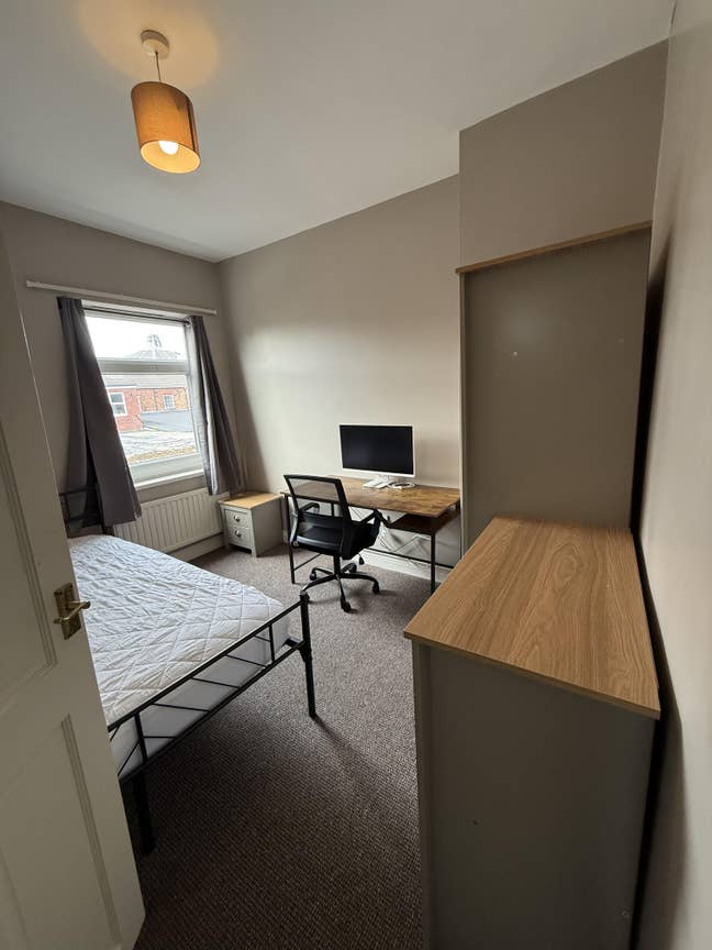 ** Refurbished Student Accommodation ** Main Photo