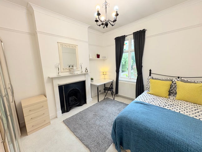 2  Double Rooms South Woodford-Stn a Short Walk Main Photo