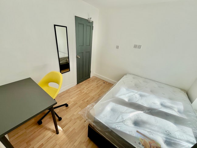 5 Bedrooms Terraced House - 3 minutes walk to Oval Main Photo