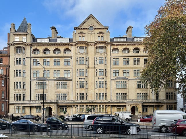 2-bed flat near Baker Street Main Photo