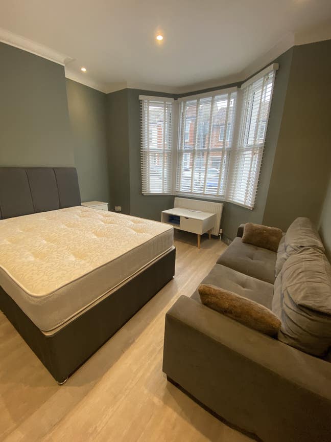 ✨🏠 Cozy Double Room with Garden – Queen’s Park Main Photo