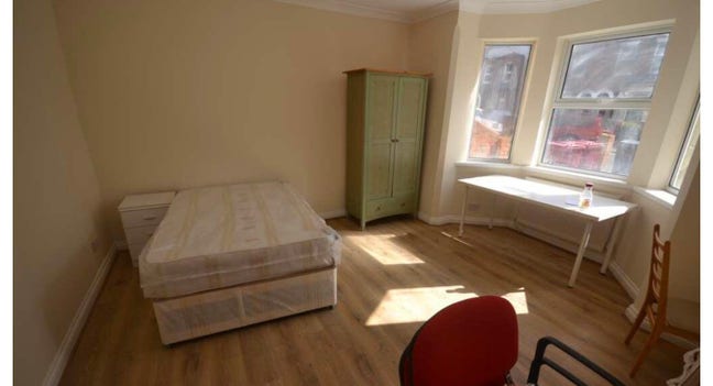 Large double room (Student) Main Photo