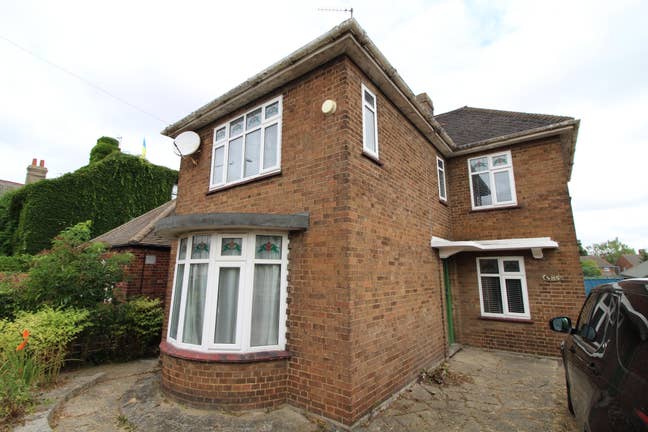 Spacious Double Ensuite Room in CB5 (585NR1) Main Photo