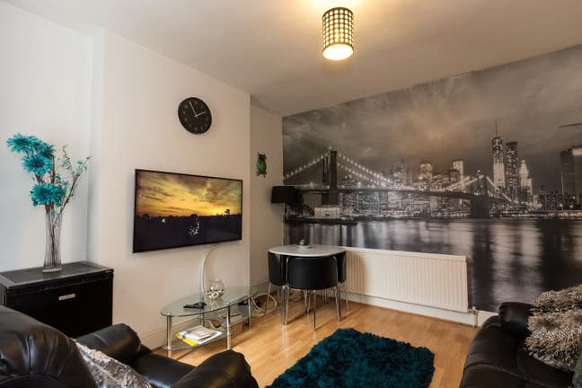 Lovely Cozy Double Room! All Bills Included! Main Photo