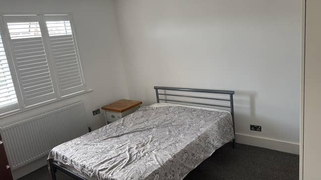 2-bed flat , both rooms available in IG1 Main Photo