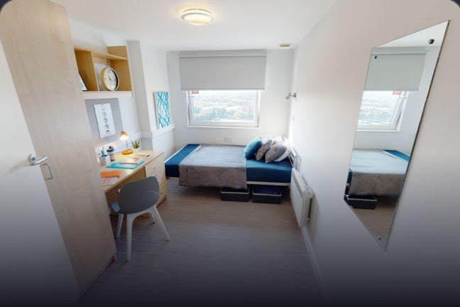 En suite room on ground floor apartment B1. Main Photo
