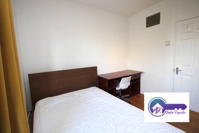 Double Room Available in November in Poplar  Main Photo