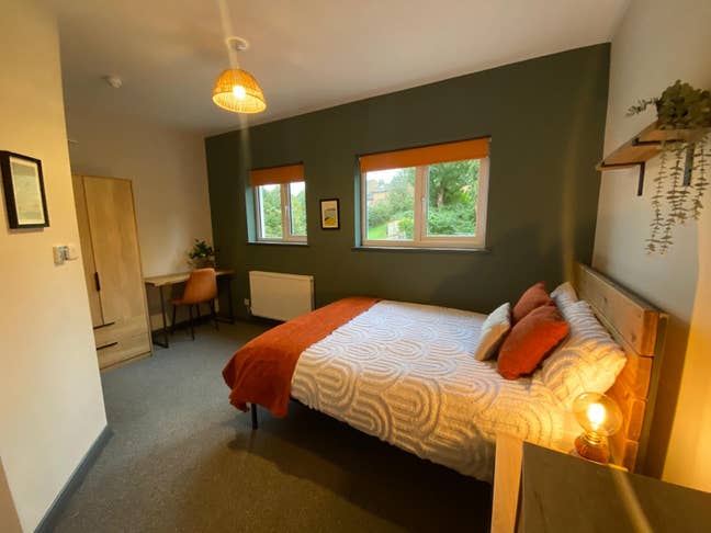 Large ensuite rooms on Westminster Way 😍 Main Photo