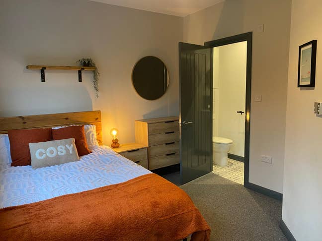 Large ensuite rooms on Westminster Way 😍 Main Photo