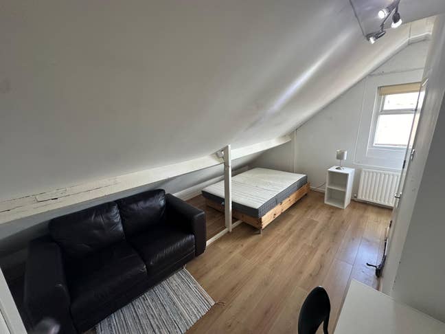 Top floor room available NOW, great location Main Photo