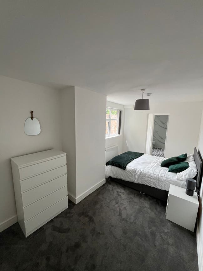 Ensuite Double Room Couples Accepted All Bills Inc Main Photo