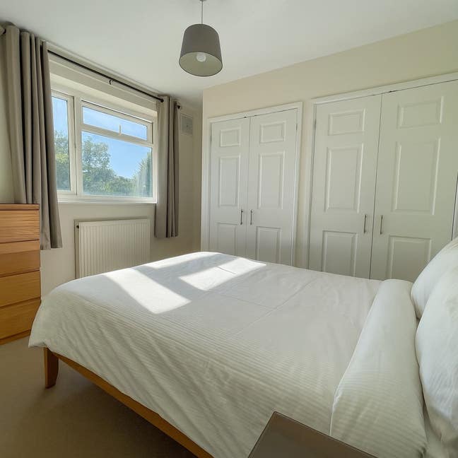 Affordable Shared House for Young Pros 🏡 Main Photo
