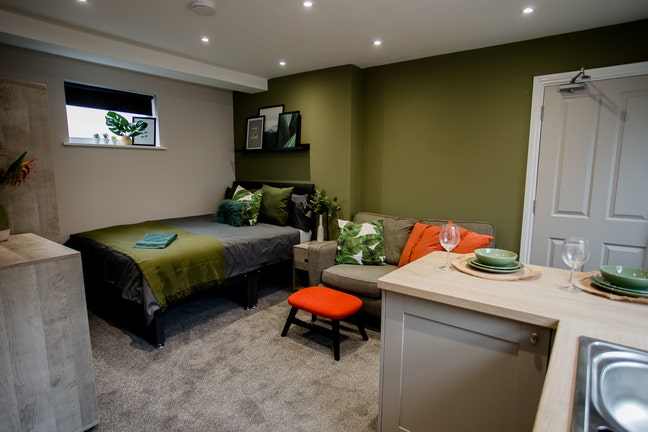 Award Winning Ensuite in Three-Bed Flatshare!! Main Photo