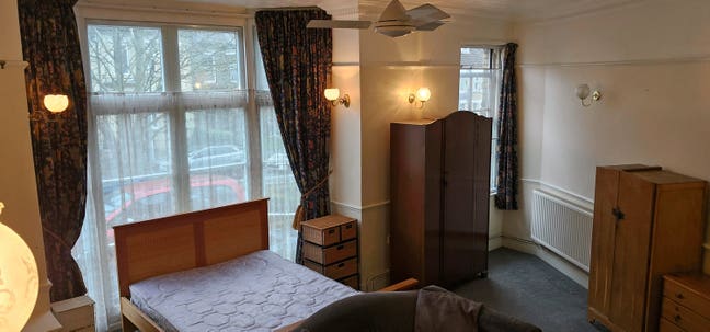 Very Lrg Dubl Bed-Sittingroom in Prof Non-Smoking Main Photo