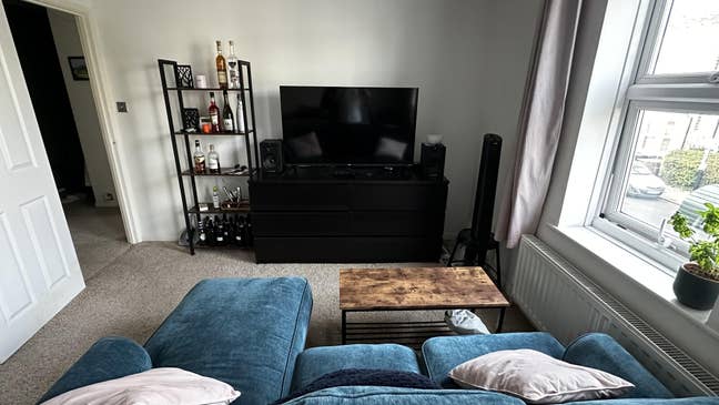Cosy 1 Bedroom Flat with Excellent Links to Center Main Photo