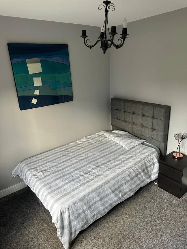 Small double room to let Main Photo