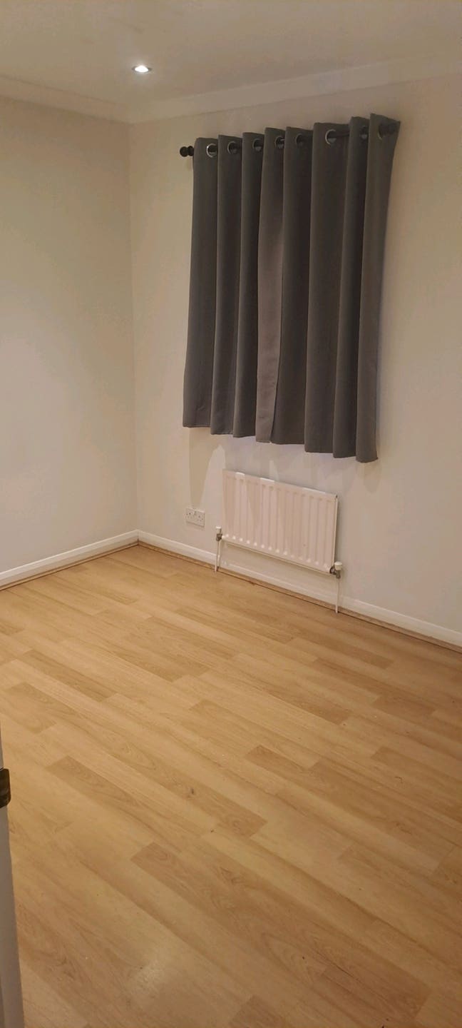 Lovely Double  in Lovely Surbiton (Unfurnished) Main Photo