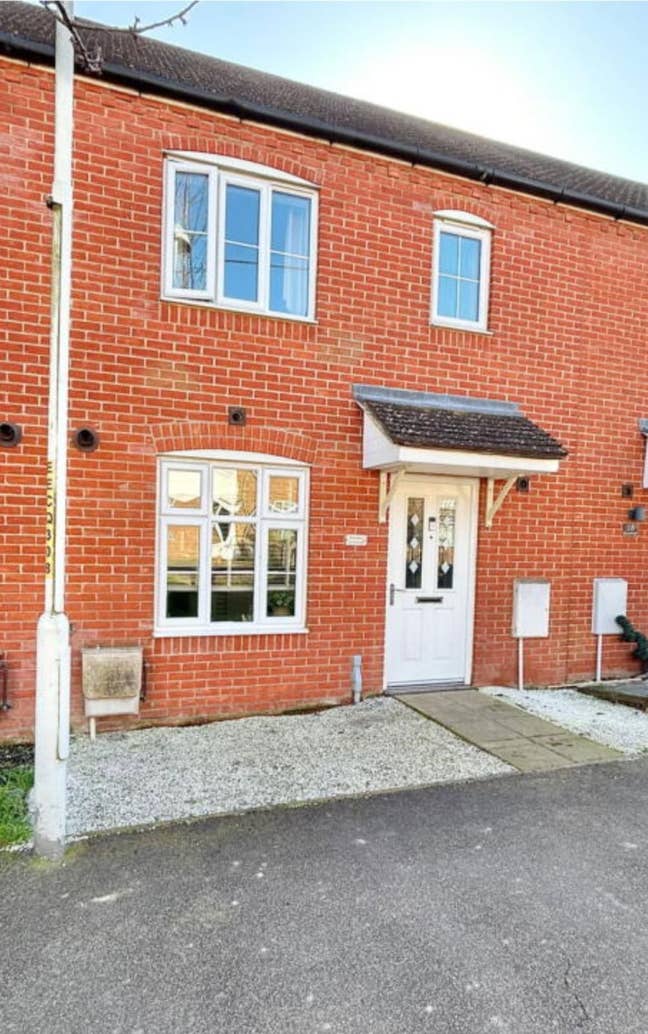 Double bedroom to let Main Photo