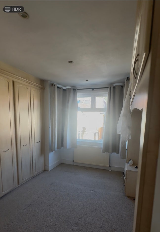 Double bedroom available in feltham Main Photo