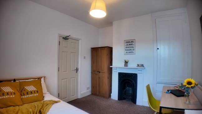 * Luxury Double Room |  Close to restaurants etc Main Photo