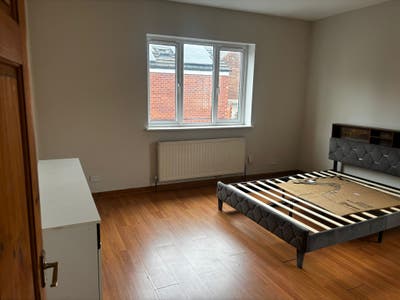  Double  bedroom  only  for woman
 Main Photo
