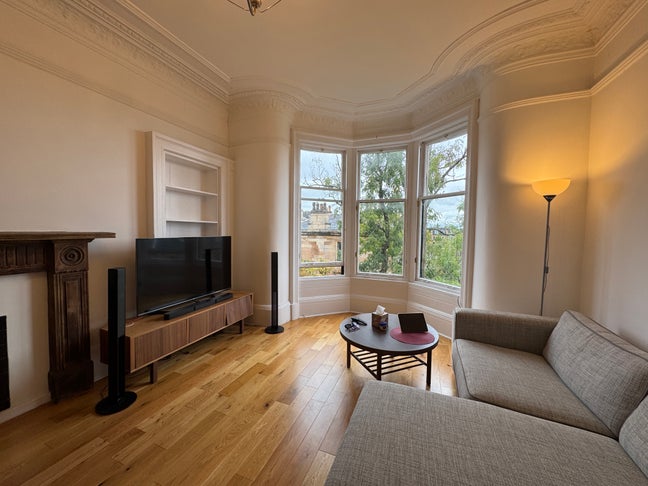 Beautiful Flat near University of Glasgow! Main Photo