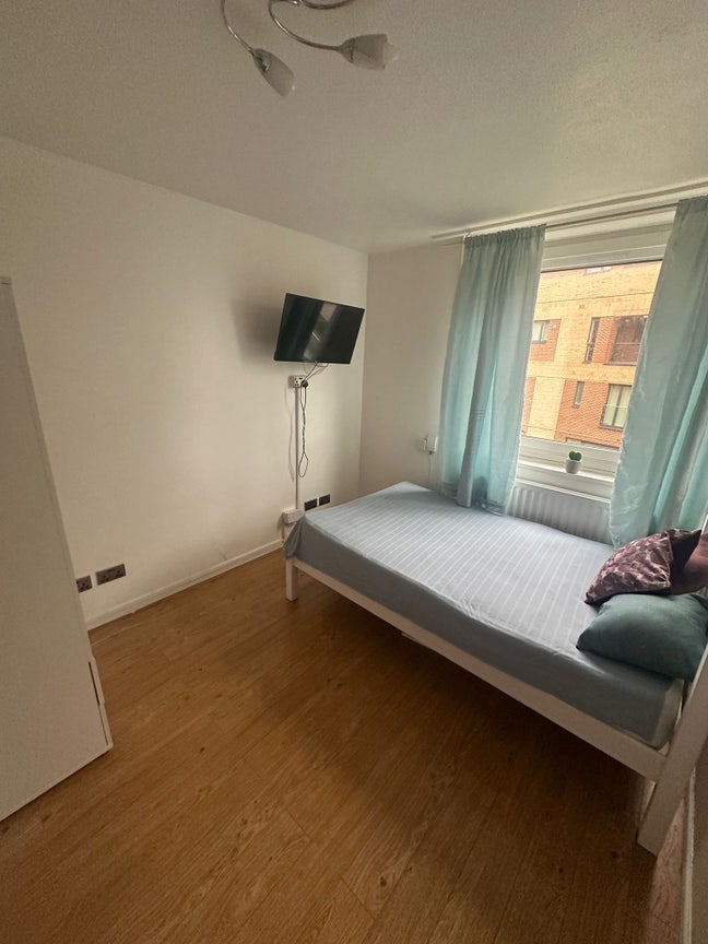 Double Room in Roehampton - Suitable for couples  Main Photo